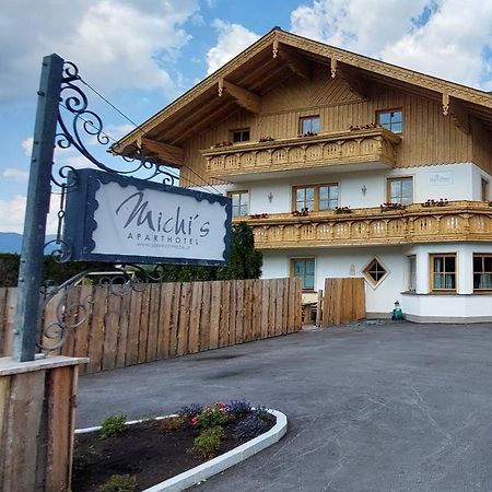 Michis Aparthotel Flachau Exterior photo