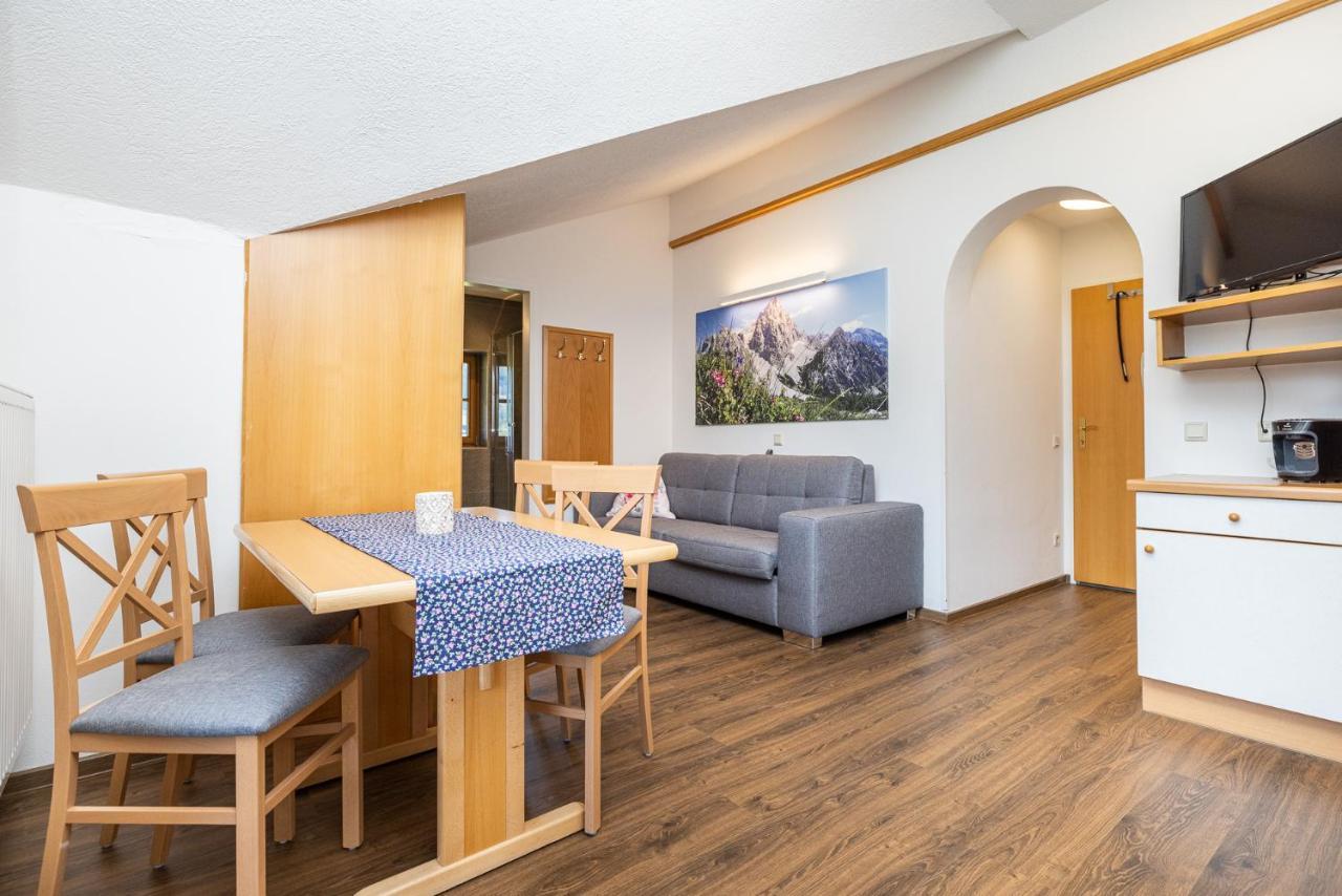 Michis Aparthotel Flachau Exterior photo