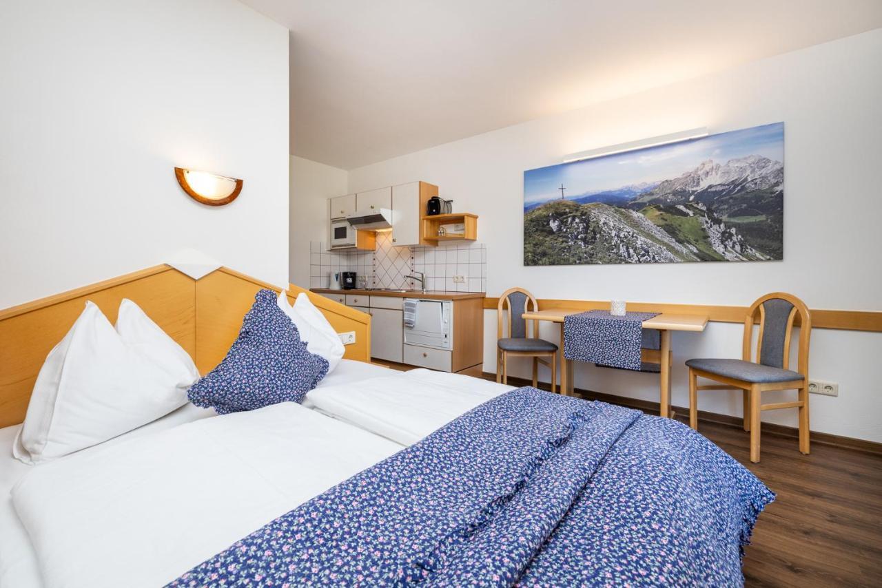 Michis Aparthotel Flachau Exterior photo